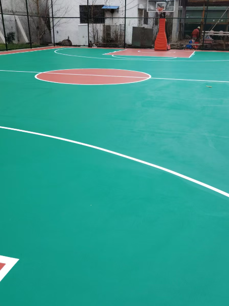 兰考 球场长期使用易出现地面开裂